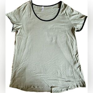 LuLaRoe Women's Classic T Sage Green Scoop Neck Top -NWOT